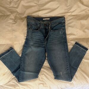 Levi's Light Blue Women's Skinny Jeans with Frayed Ankles